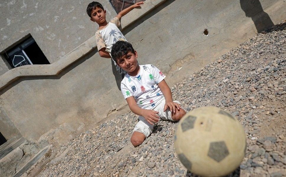 Suriye'de mayın patlamasında iki bacağını kaybeden 8 yaşındaki Hamad, hayallerini ve futbol tutkusunu kaybetmedi