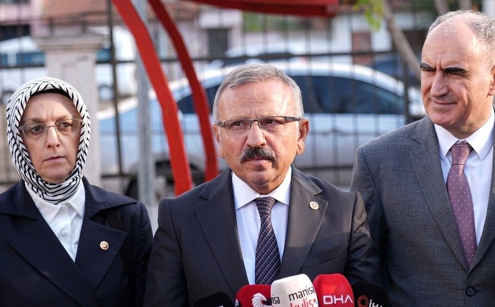 TBMM Okul Saldırılarının Nedenlerini Araştırma Komisyonu üyeleri, Manisa'daki okulda görüşme yaptı