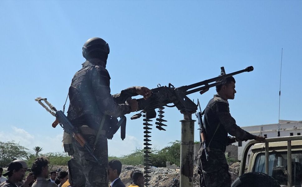 Yemen'de hükümet güçleri Husi saldırılarını püskürttü, Taiz'de bazı noktaları geri aldı