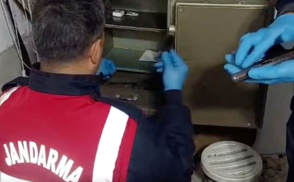 32 ildeki uyuşturucu operasyonlarında yakalanan 423 şüpheliden 298'i tutuklandı