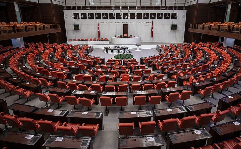 AK Parti, fon tasfiyesine ilişkin kanun teklifini TBMM Başkanlığına sundu
