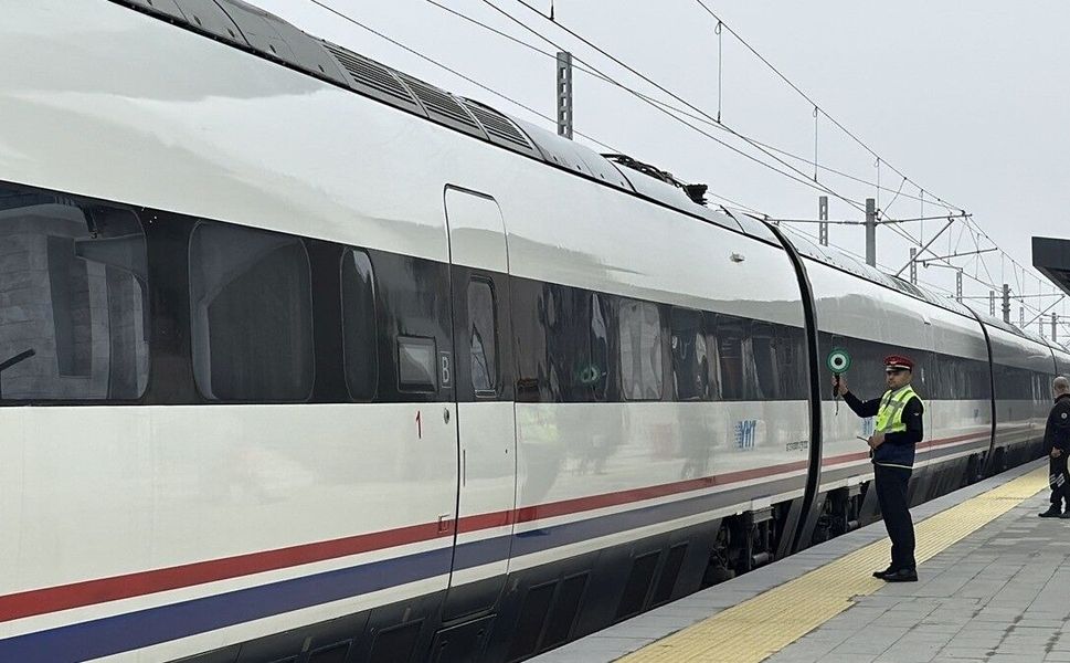 Çerkezköy-Kapıkule Hızlı Tren Hattı'nda ilk yolculuk heyecanı yaşandı
