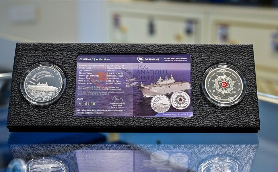 Darphane, TCG Anadolu için hatıra parası bastı