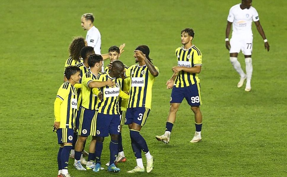 Fenerbahçe deplasmanda Azerbaycan temsilcisi Turan Tovuz'u 2-0 mağlup etti