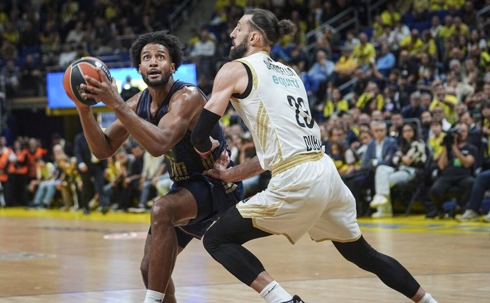 Fenerbahçe Tarfin, Dubai Basketbol'u 76-66 yendi