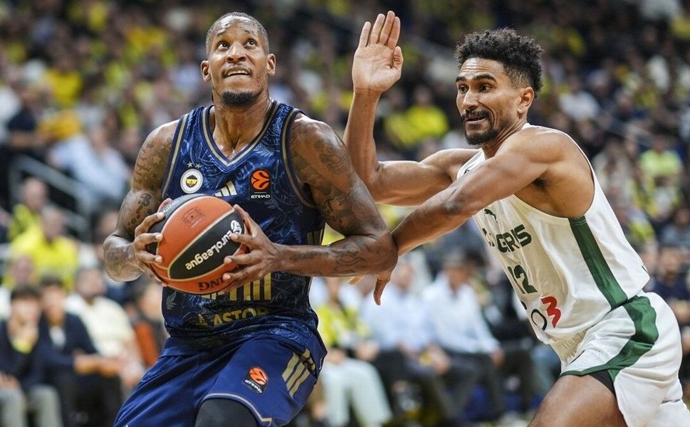 Fenerbahçe Tarfin konuk ettiği Zalgiris'i 99-80 yendi