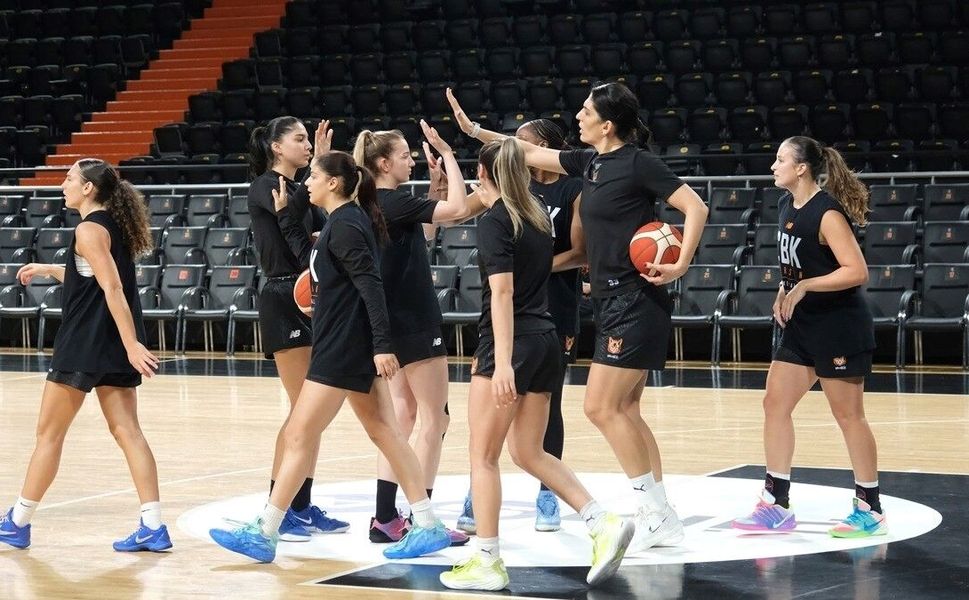 Süper Kupa'da Fenerbahçe ile karşılaşacak ÇBK Mersin, taraftarı önünde mutlu son hedefliyor