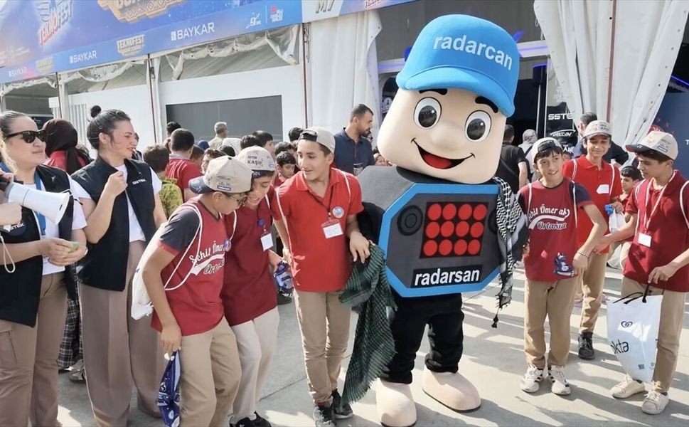 TEKNOFEST Güneydoğu'da öğrenciler 'Radarcan'la halay çekti
