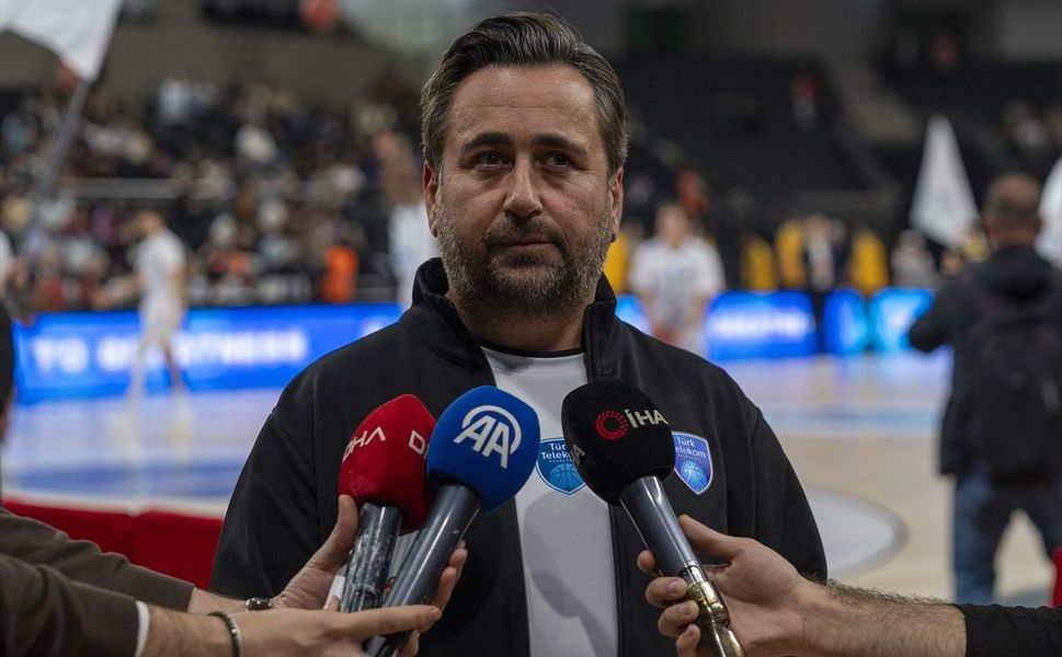 Türk Telekom Basketbol Takımı, giydiği antrenman formalarıyla COP31'e dikkati çekti