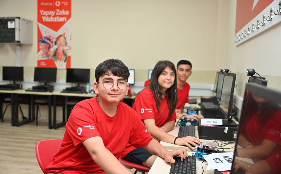 Vodafone Vakfı'nın AI Startup Studio programıyla gençlerin yapay zeka fikirleri projeye dönüşüyor