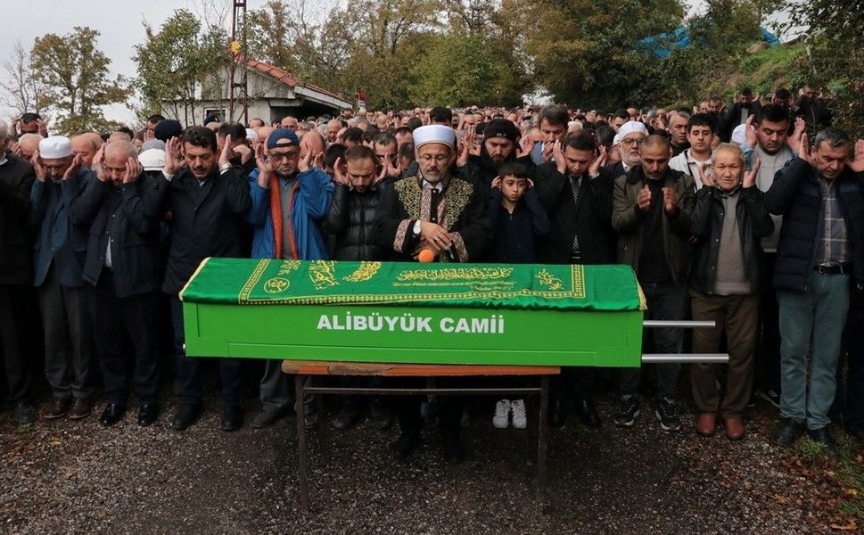 Zonguldak'ta maden ocağındaki grizu patlamasında ölen 3 işçi defnedildi