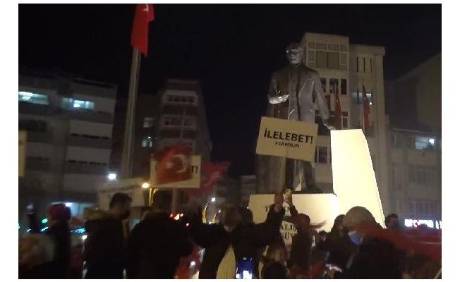 Samsun'da Atatürk Anıtına saldırı Silivri'de protesto edildi - Yeni ...