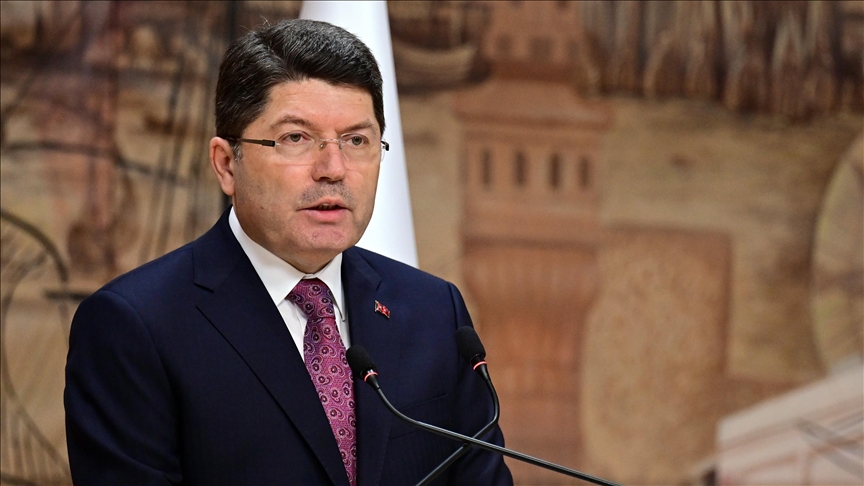 Adalet Bakanı: Geleceğimizin teminatı olan çocuklarımız, vatanımıza ve bağımsızlığımıza daima sahip çıkacaktır