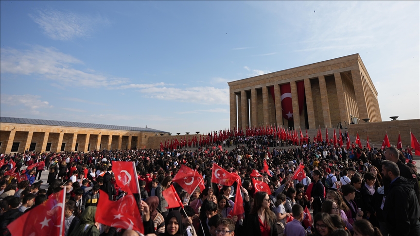 23 Nisan Ulusal Egemenlik ve Çocuk Bayramı coşkuyla kutlanıyor