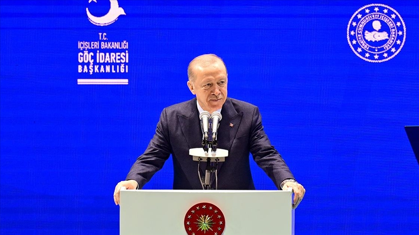 "Kaçak göçle ve göçmen kaçakçılarıyla mücadeleyi ihmal etmiyoruz"