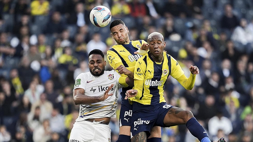 Fenerbahçe, Eyüpspor'u 2 golle geçti