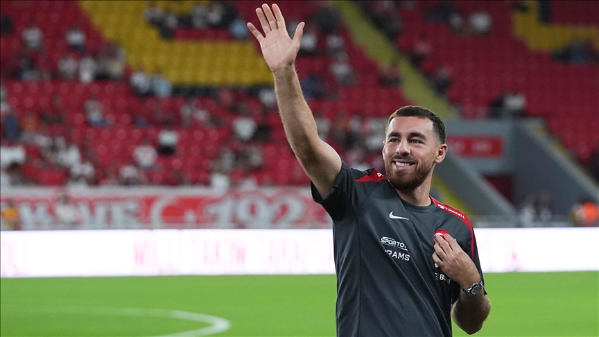 Beşiktaş, Orkun Kökçü'nün transferi için görüşmelere başlandığını duyurdu