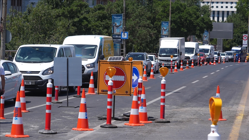 Sıhhiye Köprüsü'nde bakım çalışmaları nedeniyle trafik yoğunluğu oluştu