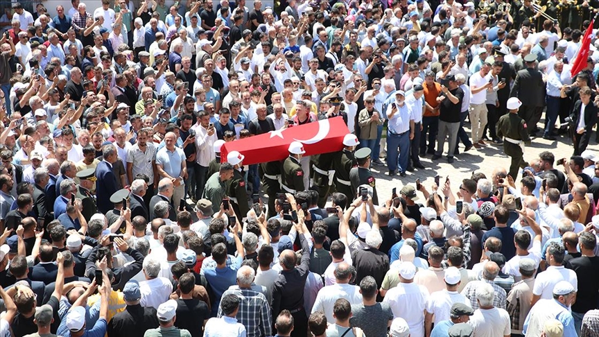 Ege Akar, Kani Obi,  Ümit Üzüm ve Özkan Özkanlı, Ahmet Gültekin, Ahmet Kuşak'ı uğurluyoruz