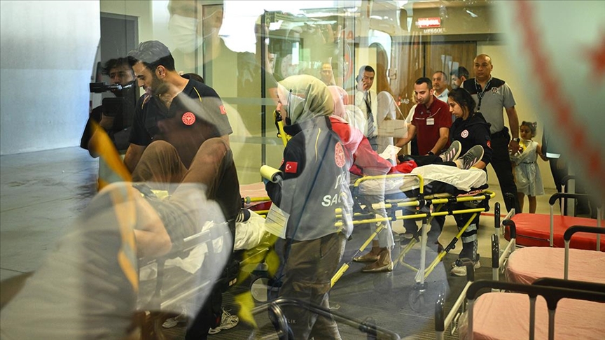 Gazze'den tedavi için Türkiye'ye 4 yaralı getirildi