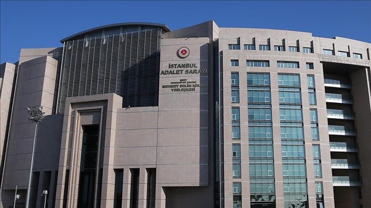 İstanbul'da yasa dışı bahis gelirini akladığı belirlenen suç örgütü üyelerine dava