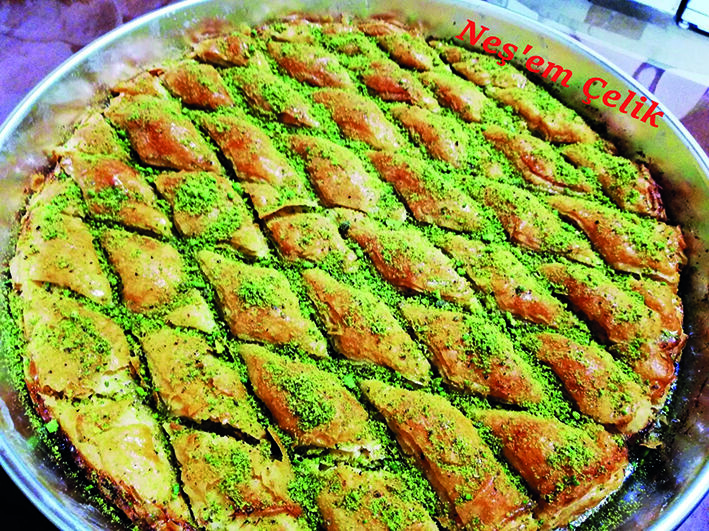 B A K L A V A T E P S İ Ü S T T E N