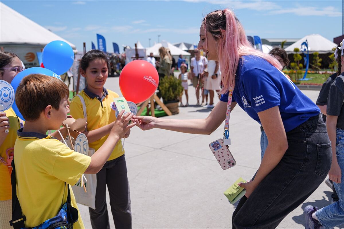 AA, Sıfır Atık Festivali ziyaretçilerine lavanta tohumu hediye etti