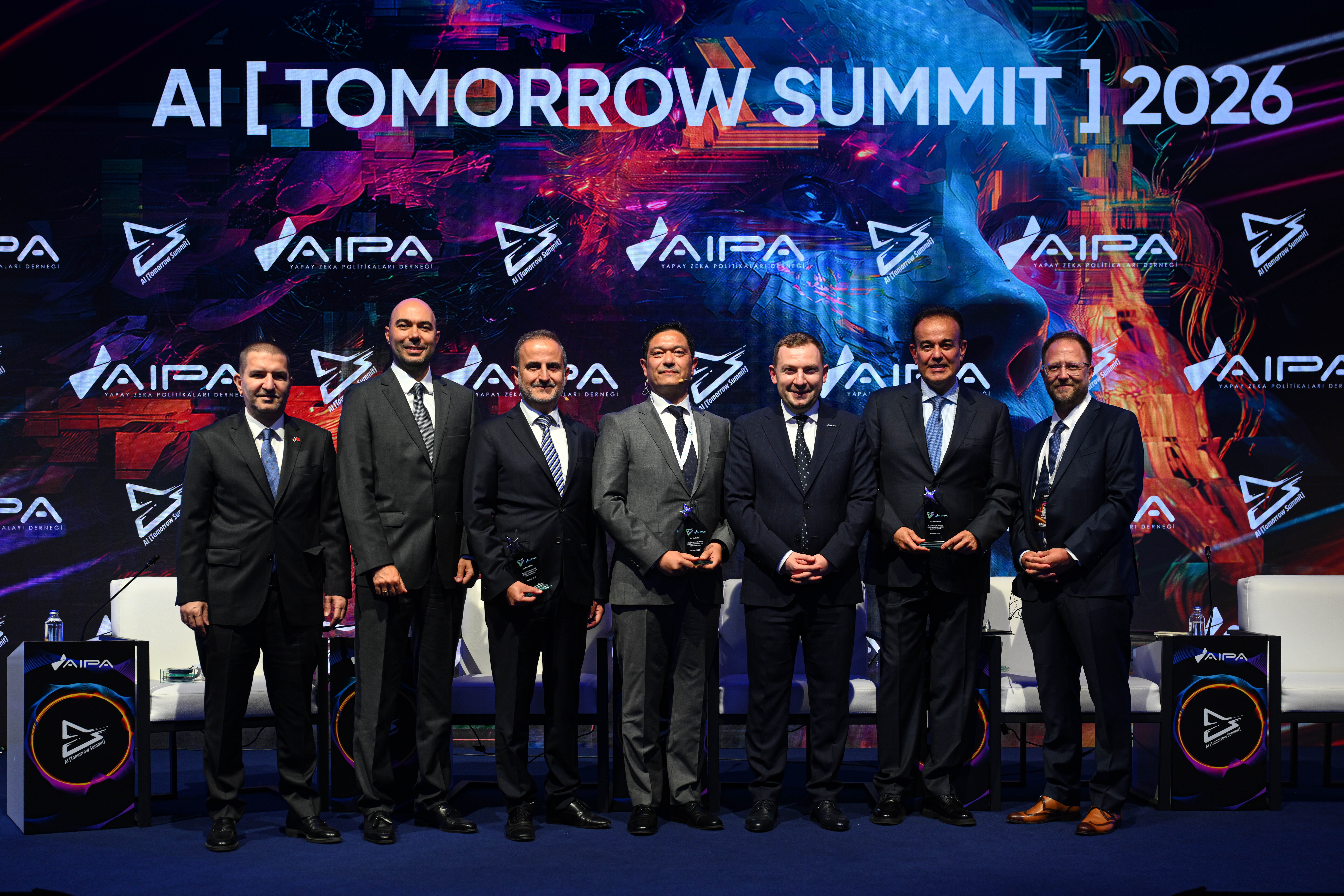 'AI Tomorrow Summit' etkinliğinde yapay zekanın e-ticaret uygulamalarına etkisi ele alındı
