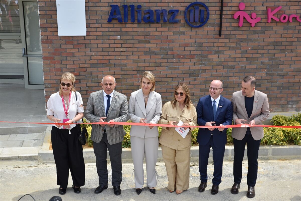 Allianz Türkiye ve Koruncuk Vakfı işbirliğiyle inşa edilen kız öğrenci yurdu açıldı