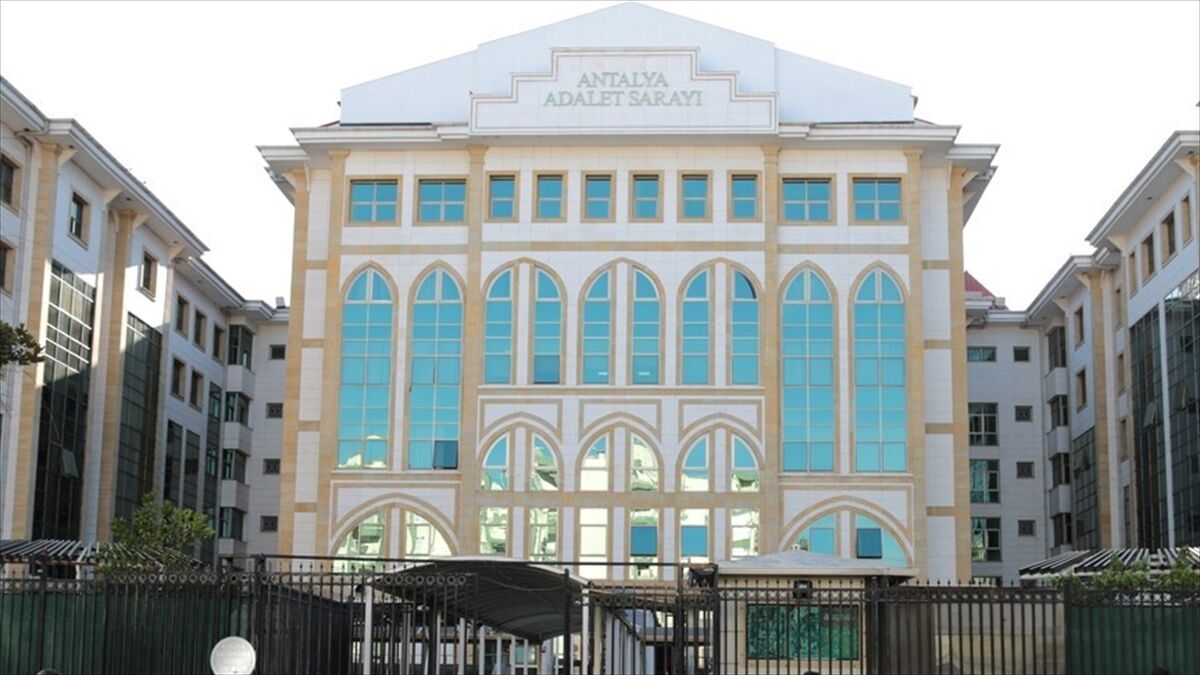 Antalya Büyükşehir Belediyesine yönelik soruşturmada 10 şüpheli gözaltına alındı