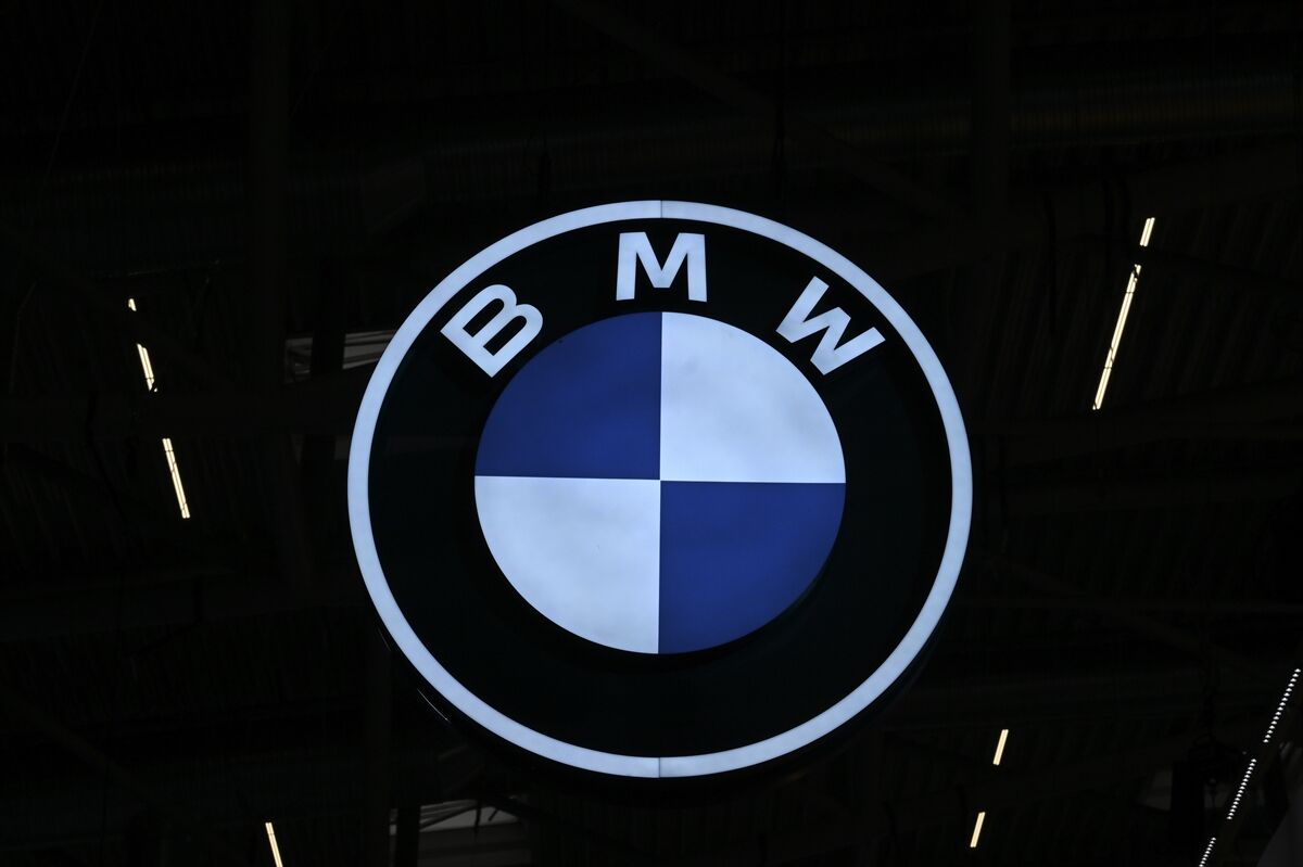 BMW, Çin'deki daralma ve Orta Doğu'daki durum nedeniyle 2026 kar marjı beklentisinde revizyona gitti