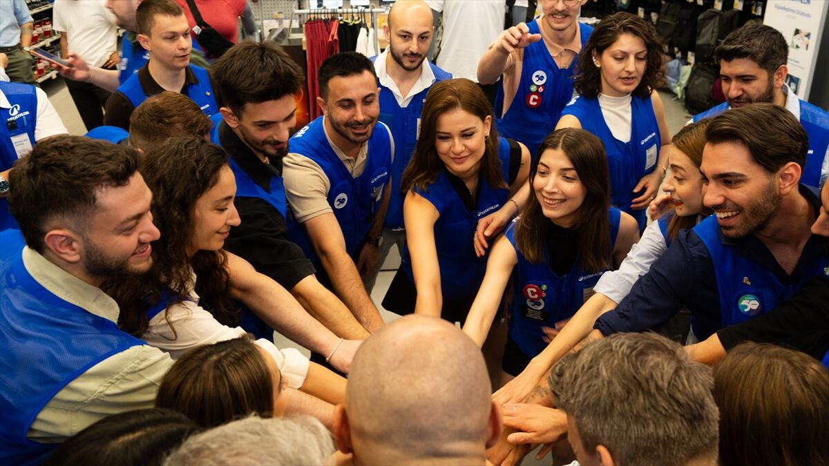 Decathlon İzmir'deki yeni mağazasını Mahall Bomonti'de açtı