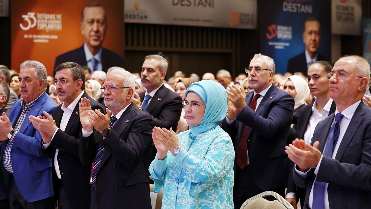 Emine Erdoğan'dan 'AK Parti 33. İstişare ve Değerlendirme Toplantısı'na ilişkin paylaşım