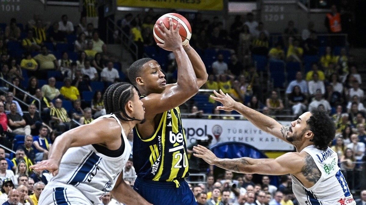 Fenerbahçe Beko, Anadolu Efes'i 73-72 yendi