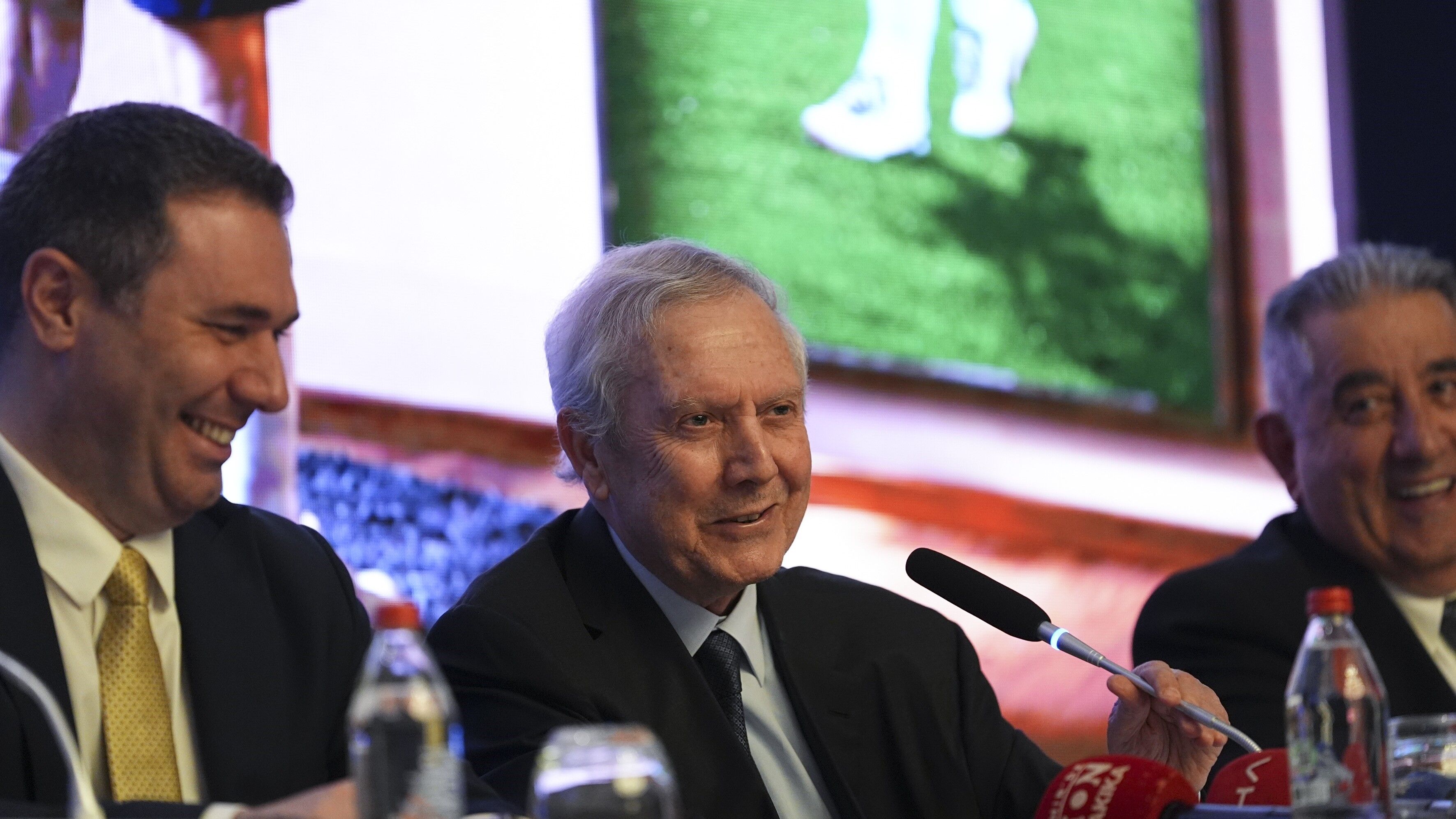 Fenerbahçe Kulübü Yönetim Kurulu'nda görev dağılımı yapıldı