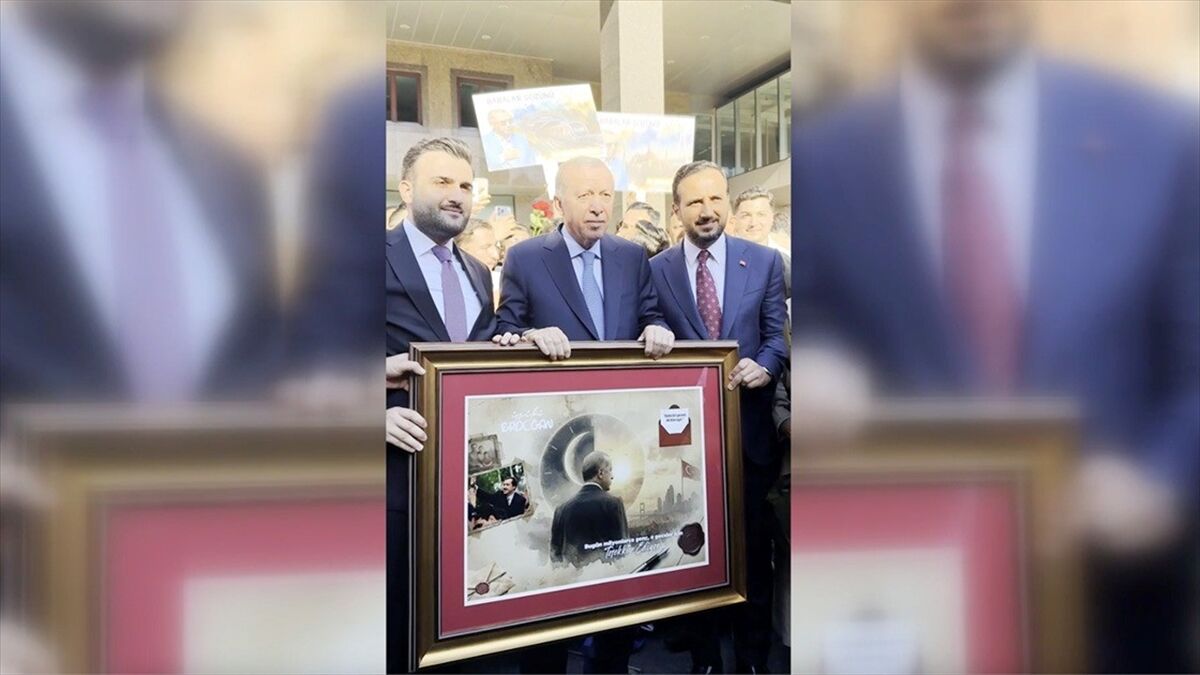 Gençlerden Cumhurbaşkanı Erdoğan'a Babalar Günü sürprizi