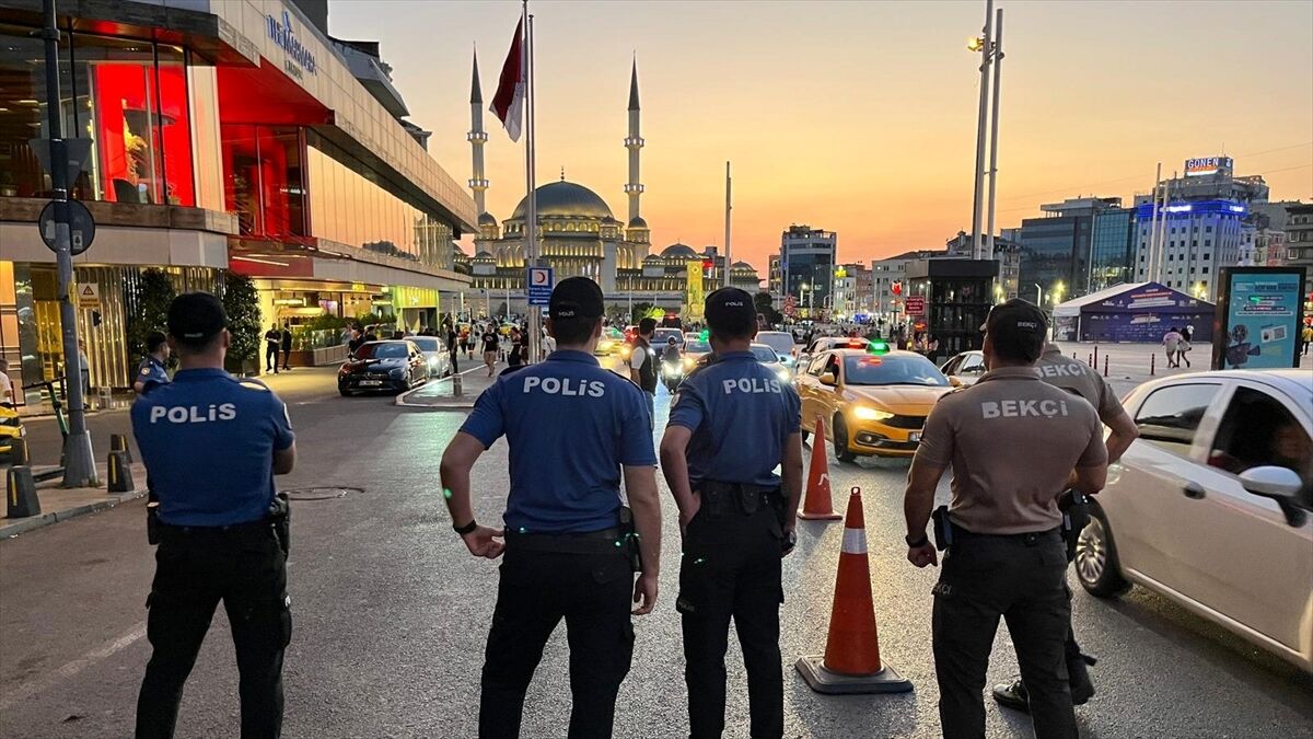 'Huzur İstanbul' uygulamasında 1018 şüpheli yakalandı