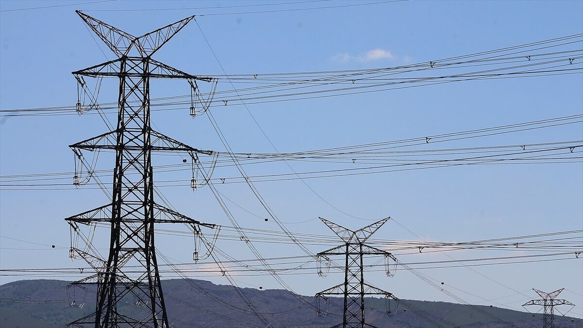 İran Enerji Bakanı: İran ile Katar elektrik şebekesi birbirine bağlanacak
