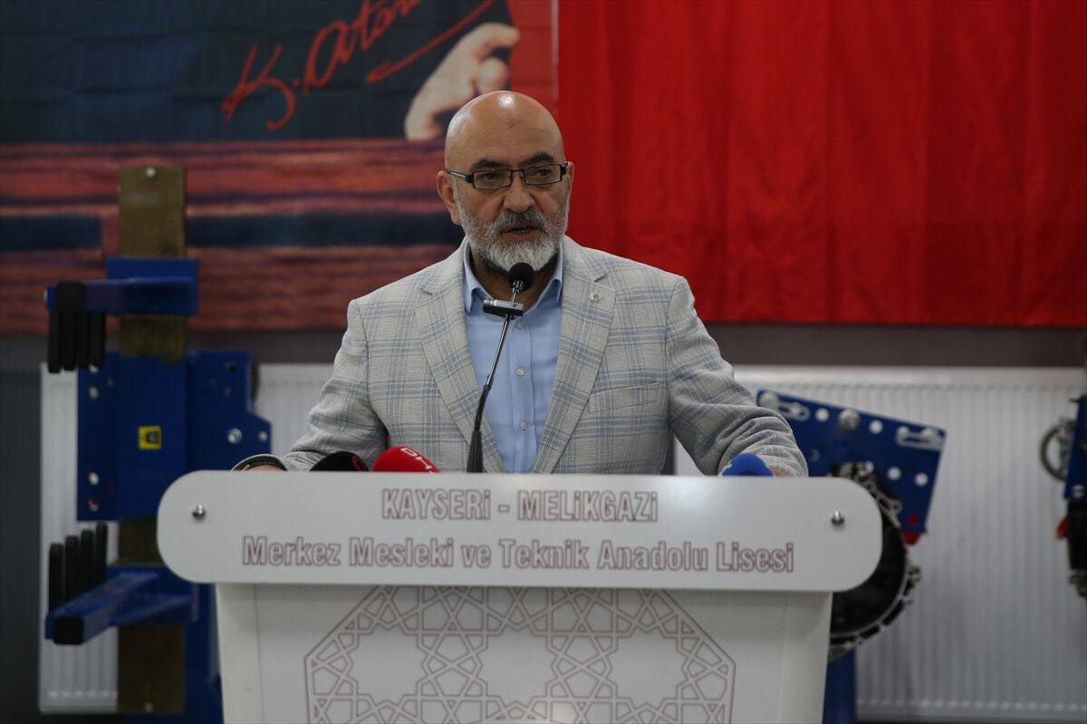 Kayseri'de Vehbi Koç Vakfı tarafından Ford Eğitim Laboratuvarı açıldı