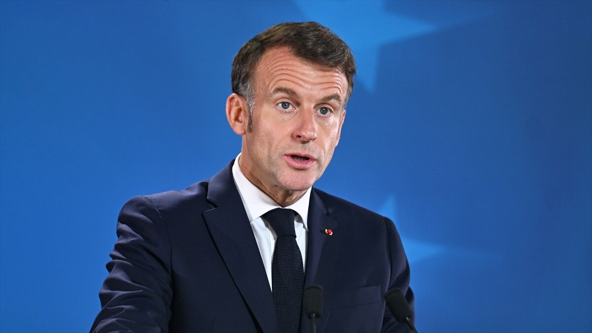 Macron, üçüncü ülkelerde 'geri dönüş merkezleri oluşturulmasına' karşı olduğunu belirtti