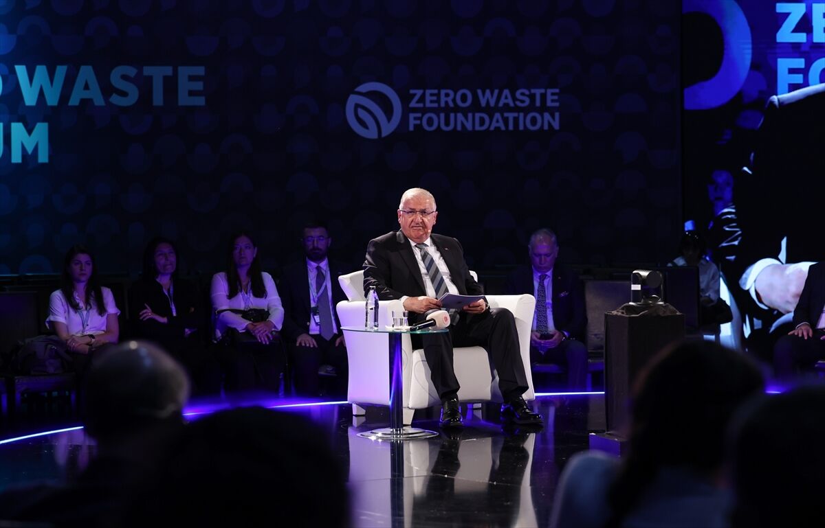 Milli Savunma Bakanı Güler, Sıfır Atık Forumu 2026'da panelde konuştu: