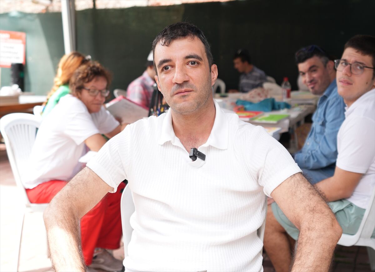 Öz güvenlerini sanat ve sevgiyle yeniden inşa ettiler