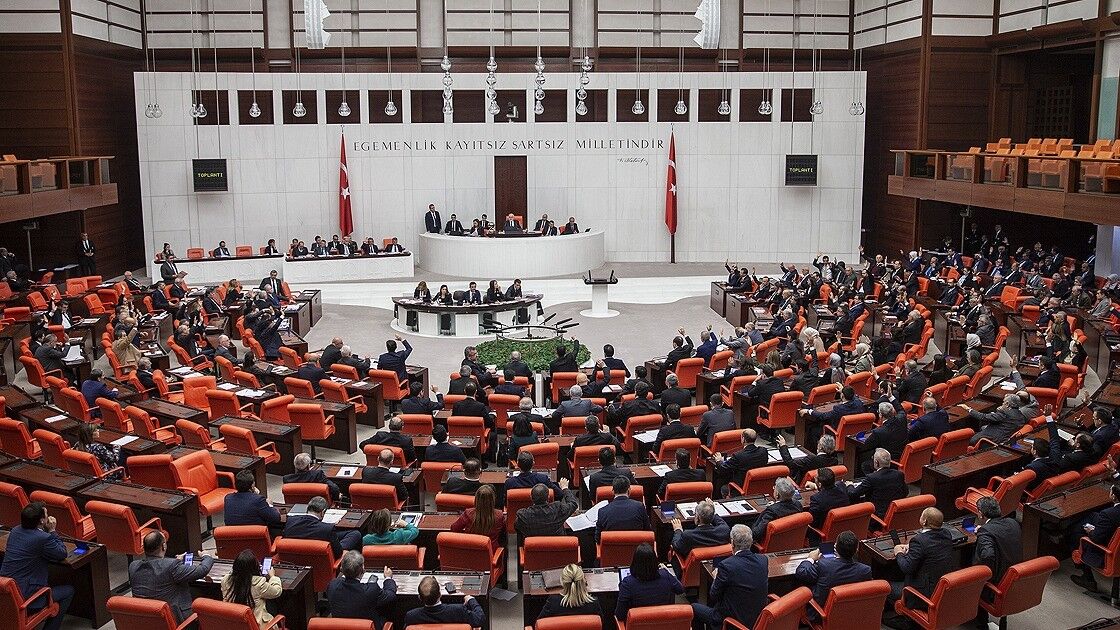 TBMM'de, Emniyet Teşkilatına ve basına yönelik düzenlemeleri de içeren kanun teklifi görüşülecek
