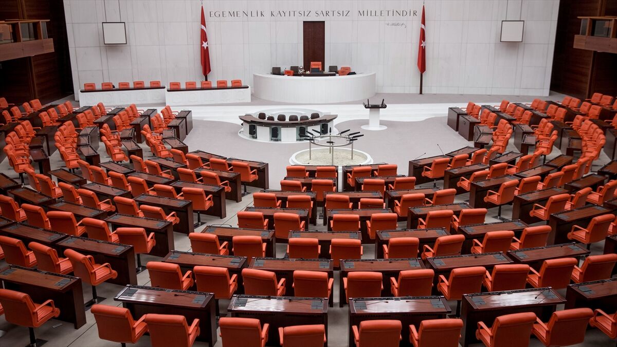 TBMM'de sandalye dağılımı değişti