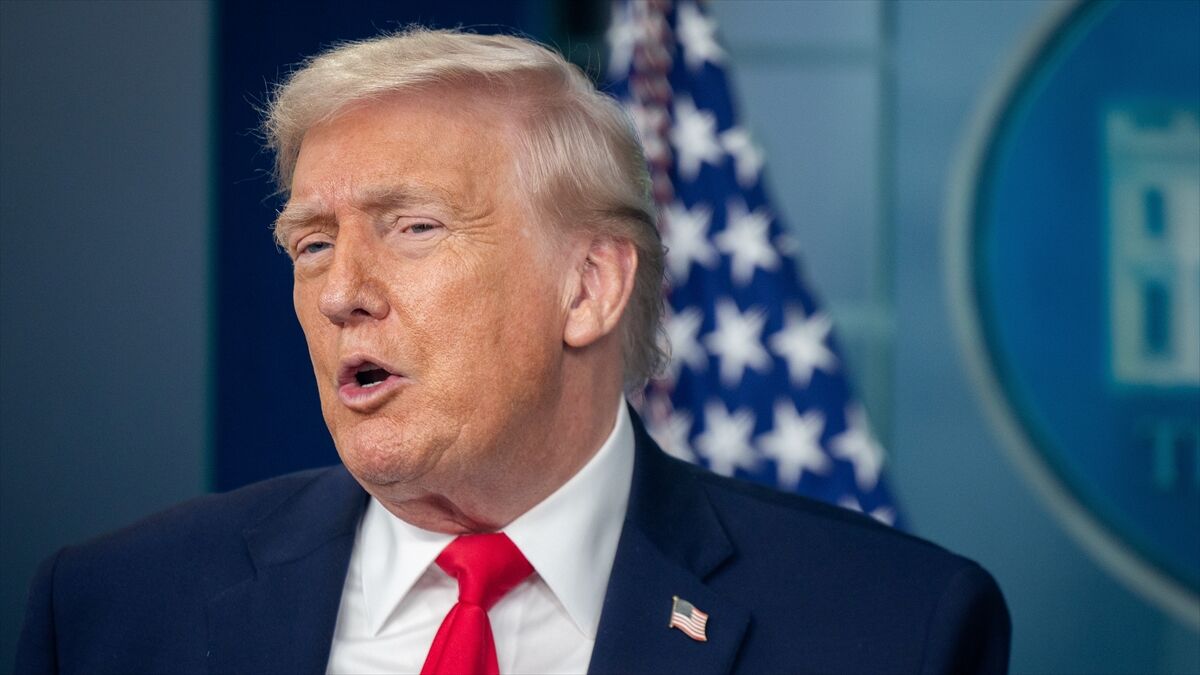 Trump, Senatoda savaş yetkileri tasarısının onaylanmasının 'düşmana yardım sağladığını' savundu