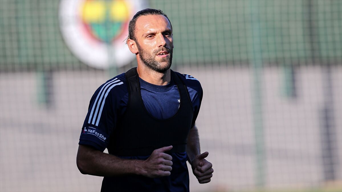Vedat Muric, Fenerbahçe için İstanbul'a geliyor
