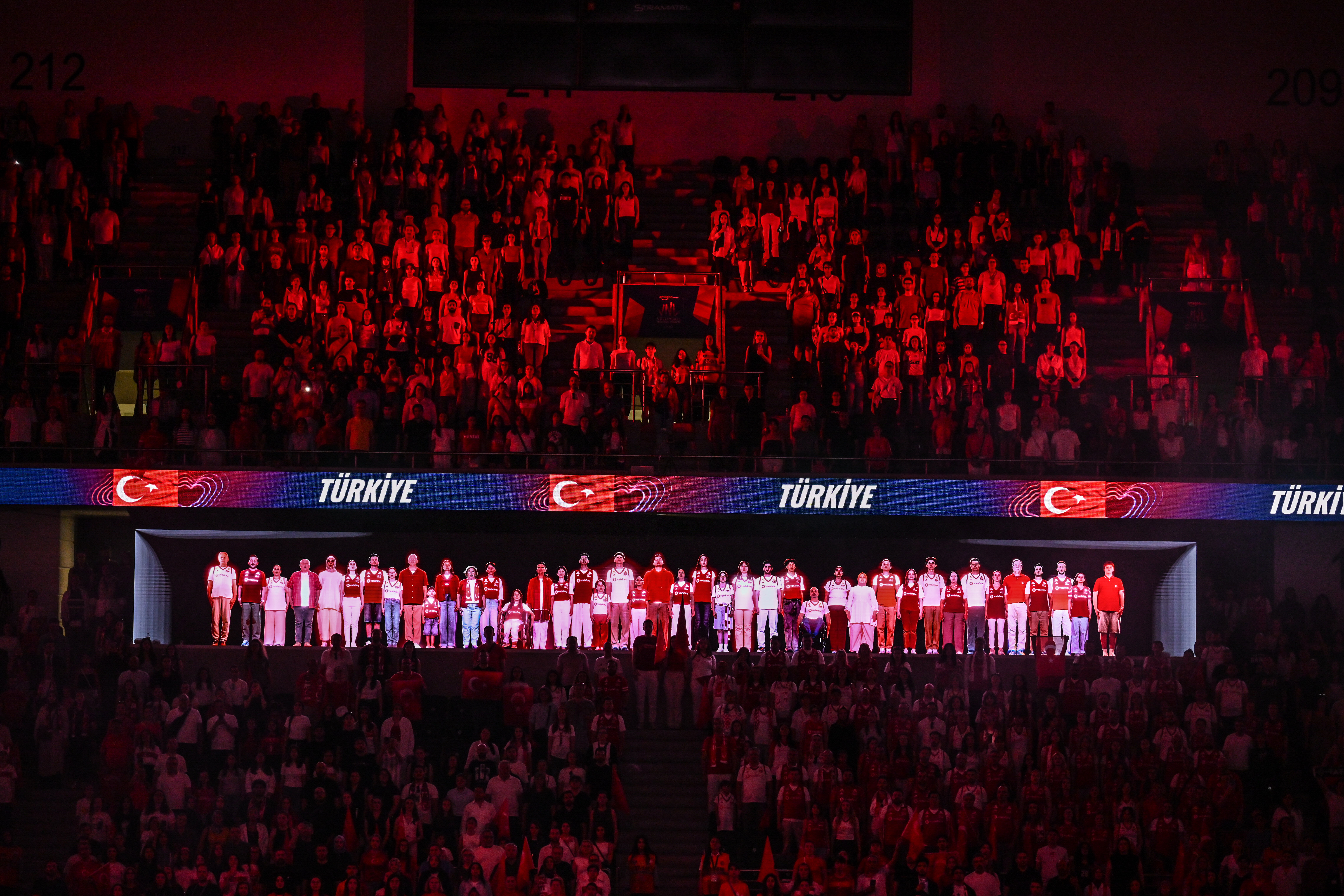 Vodafone'dan Voleybol Milletler Ligi'nde millilere hologram tribünden destek