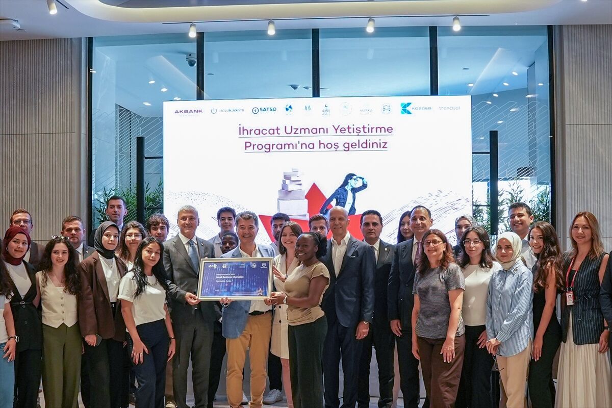Akbank Gençlik Akademisi'nin 'Export Talent Programı' tamamlandı