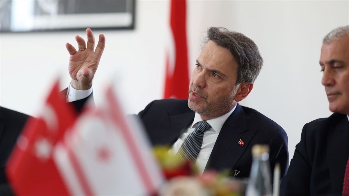 Bakan Bayraktar, Türkiye'nin KKTC'yi enerji güvenliğinin ayrılmaz parçası olarak gördüğünü bildirdi