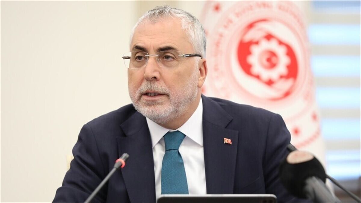 Bakan Işıkhan: 2026-2028 arasında toplam 187,5 milyar lirayı imalat sektörümüzün kullanımına sunacağız